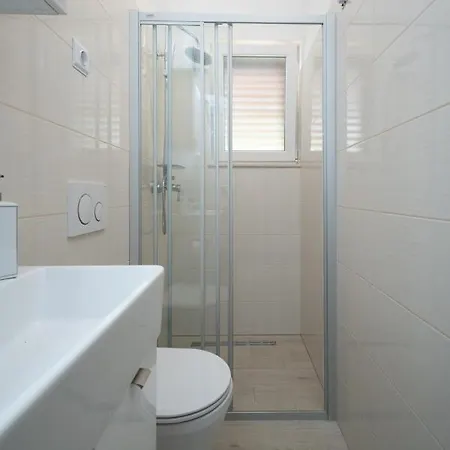 Morovic アパート ペトルチャネ