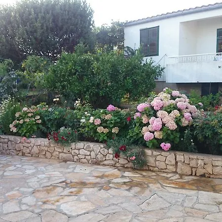 アパート Morovic