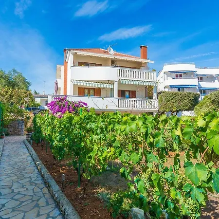 Apartment Morovic Petrcane