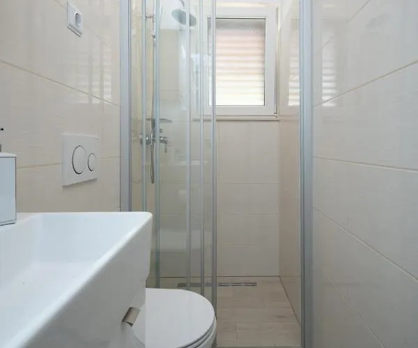 Morovic 아파트 돈제페트레케인